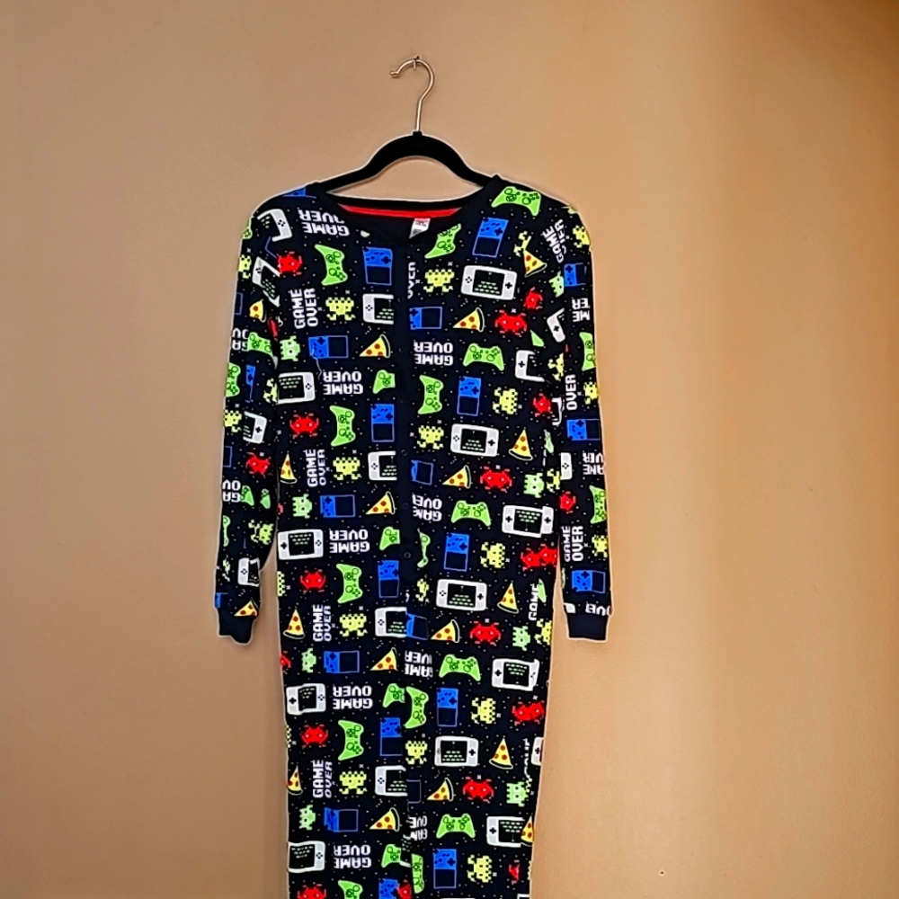 KIDS PAJAMAS ONSIE NWOT
